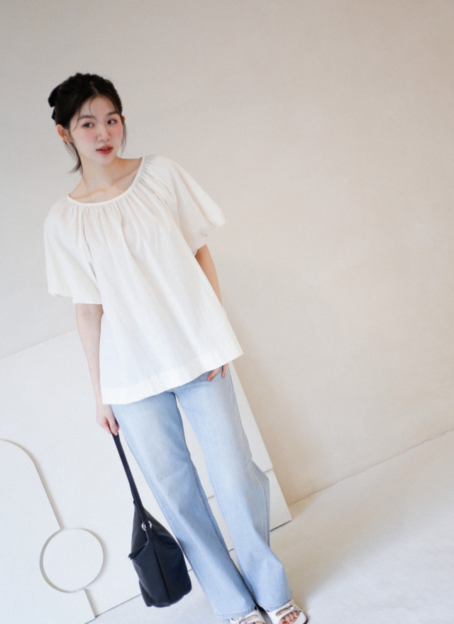 BS蜜朵後釦澎袖上衣