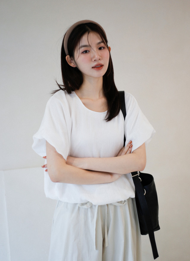 BS慕白泡泡袖上衣(兩色)