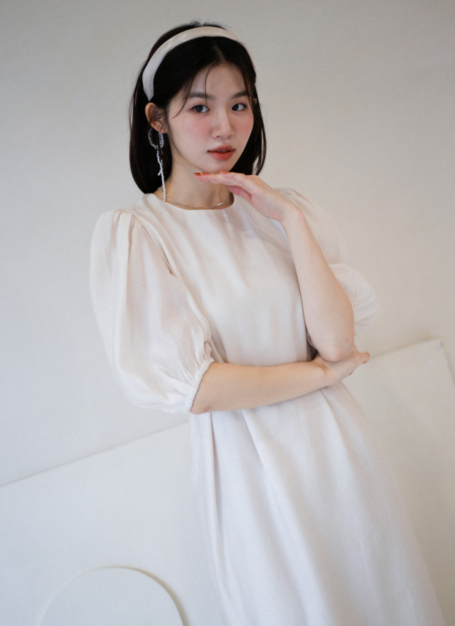 BS絲莎後打褶澎袖洋裝