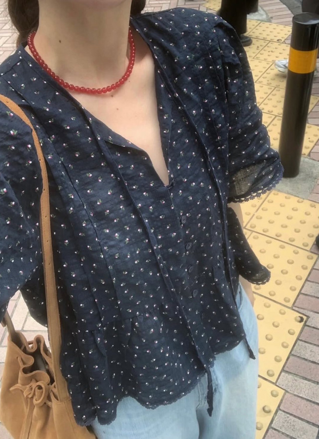 BS芮妮碎花蕾絲上衣