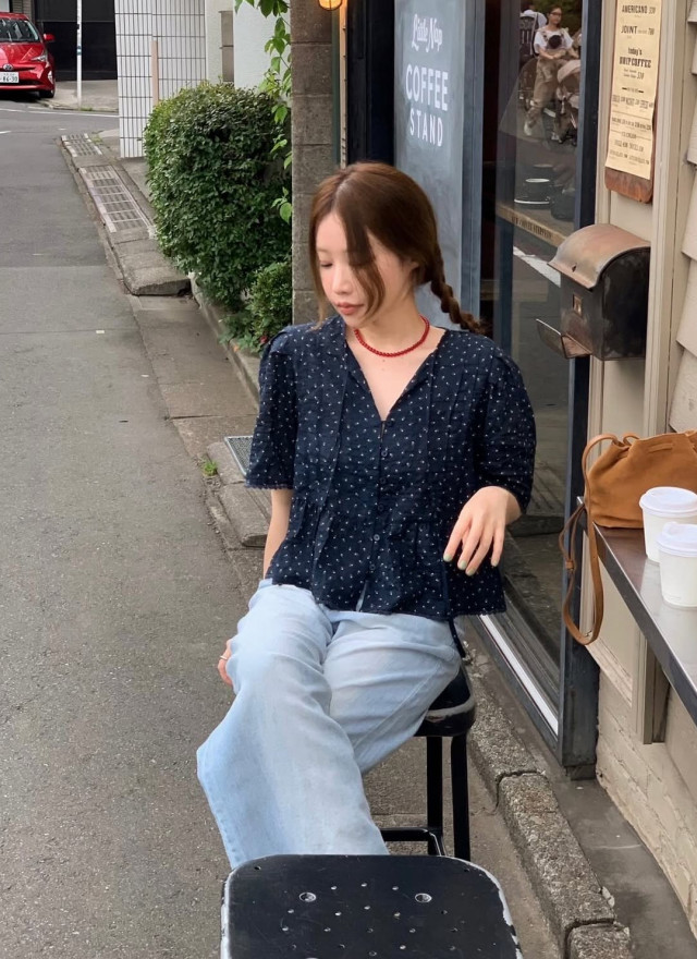 BS芮妮碎花蕾絲上衣