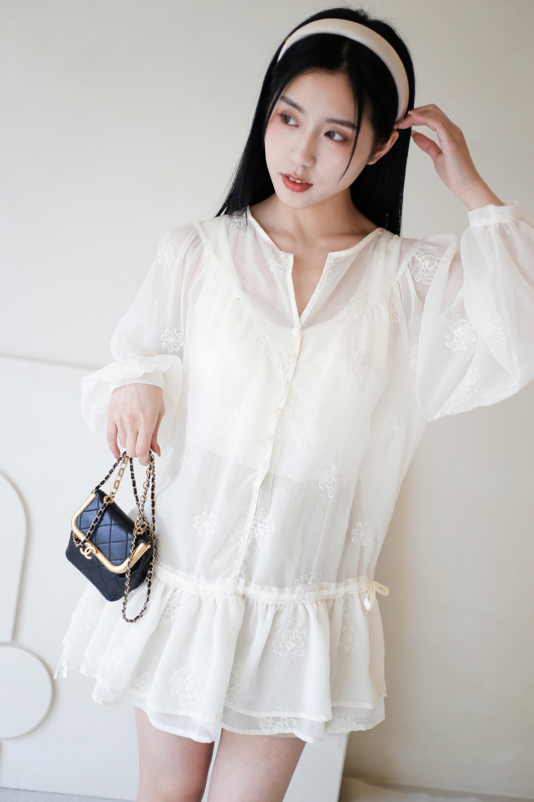 BS潔花刺繡透肌長上衣