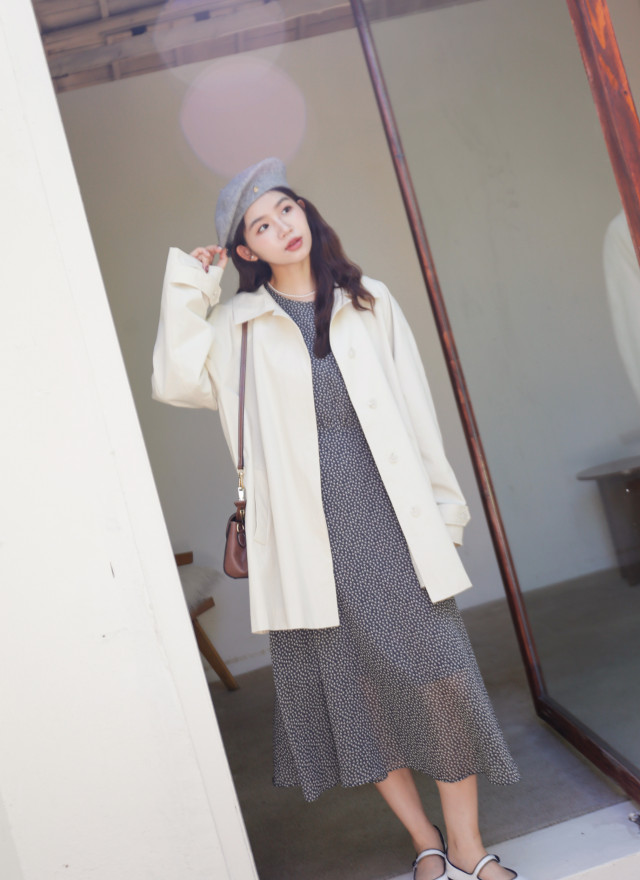 BS奶油傘狀風衣外套(兩色)