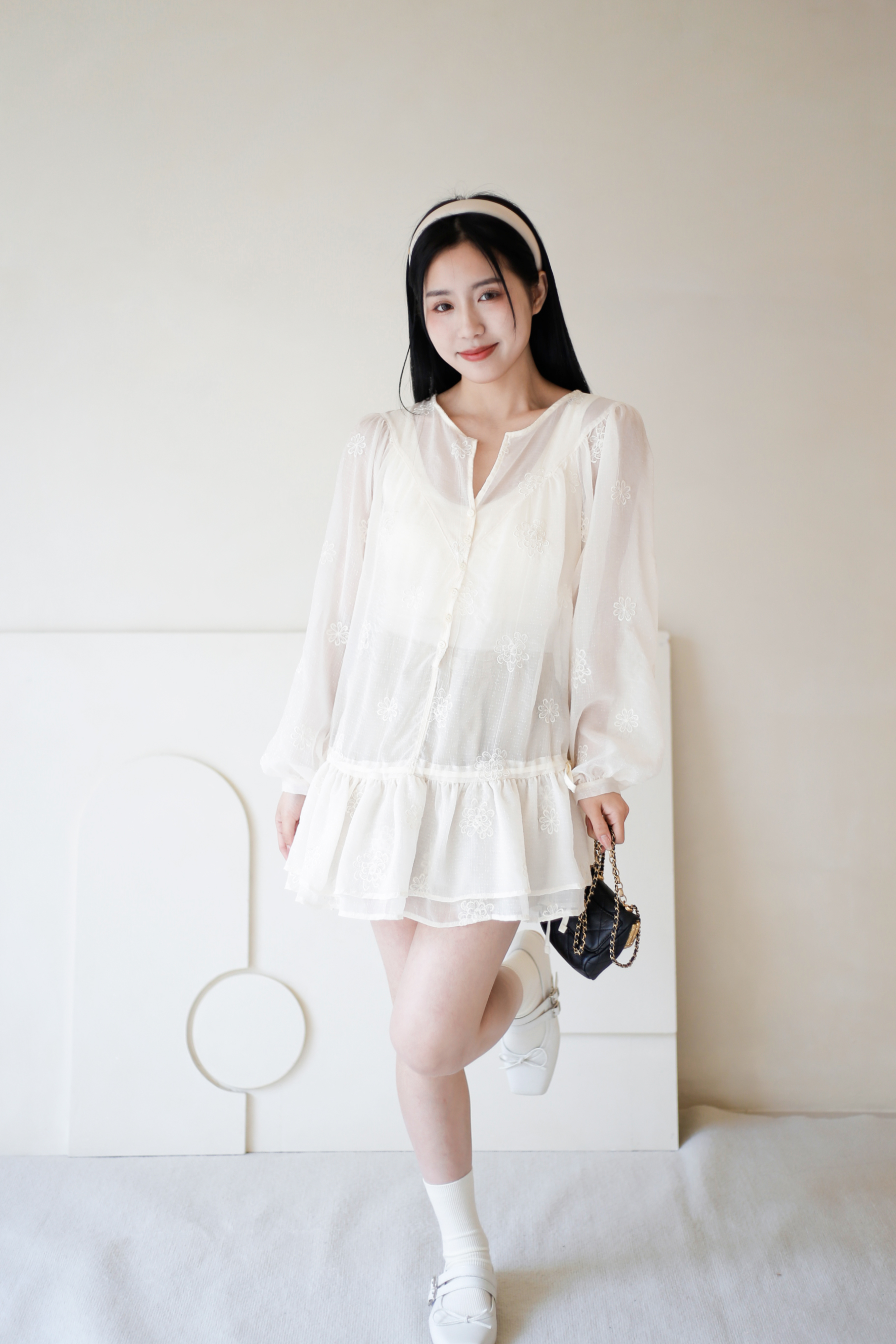 BS潔花刺繡透肌長上衣