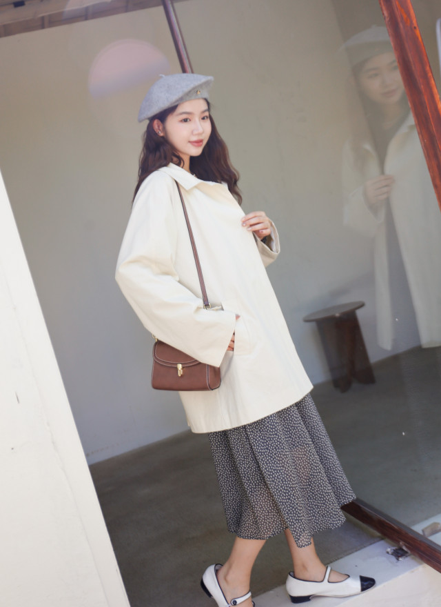 BS奶油傘狀風衣外套(兩色)