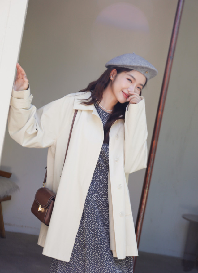 BS奶油傘狀風衣外套(兩色)