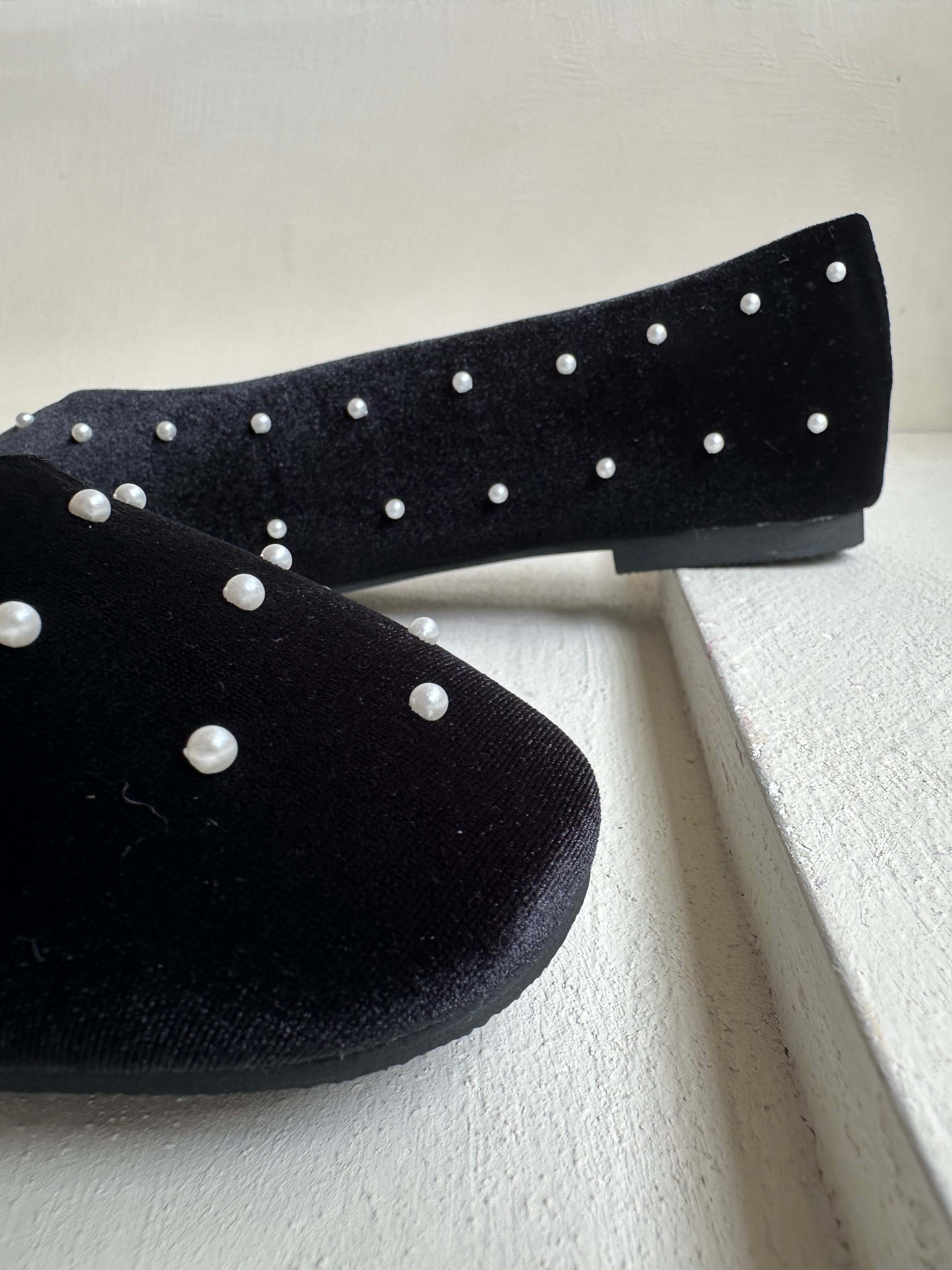 BS珍珠絨面低跟鞋