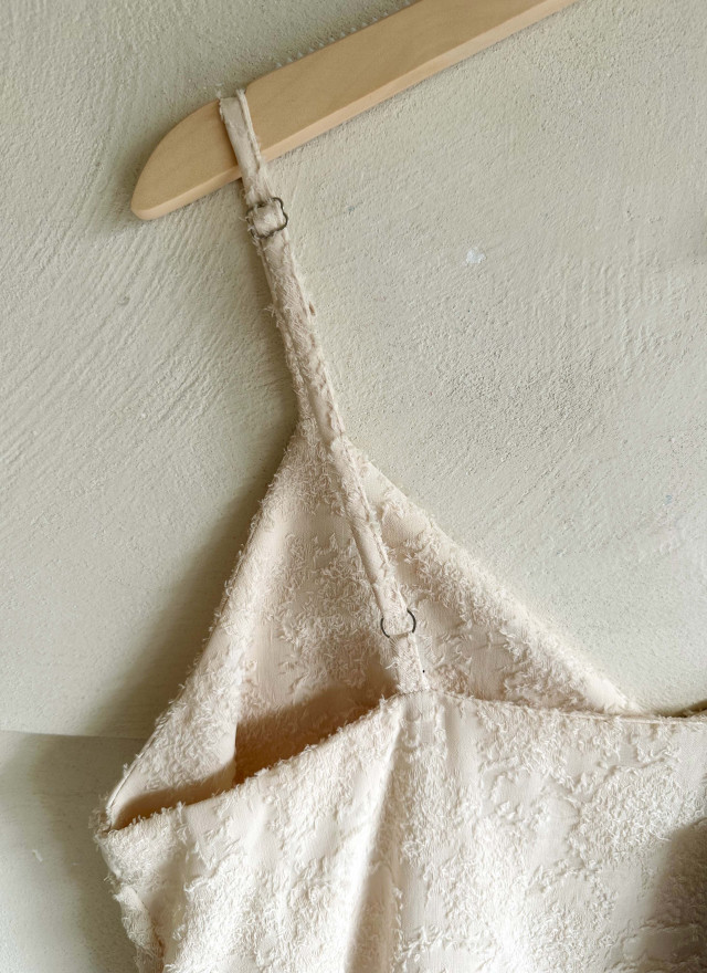 BS柔雅細羽細肩洋裝(兩色)