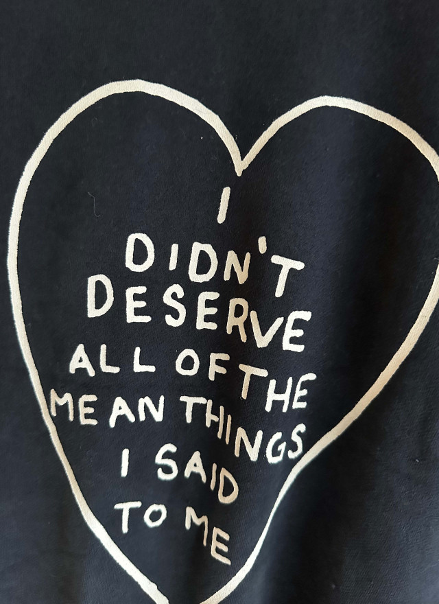 BS手繪愛心大學T(兩色)