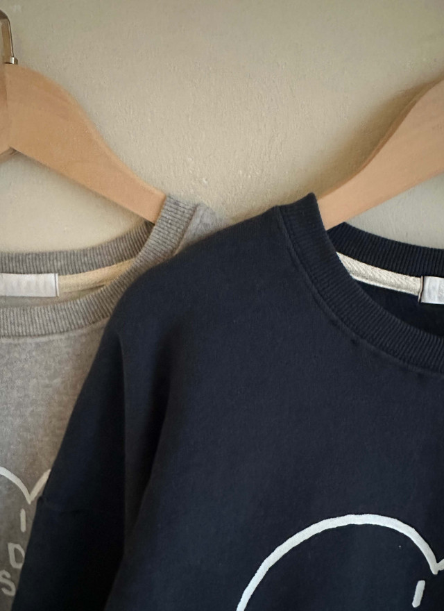 BS手繪愛心大學T(兩色)