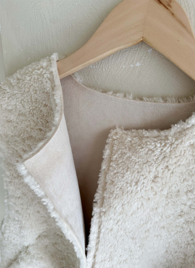 BS蓓菈絨毛背心(兩色)