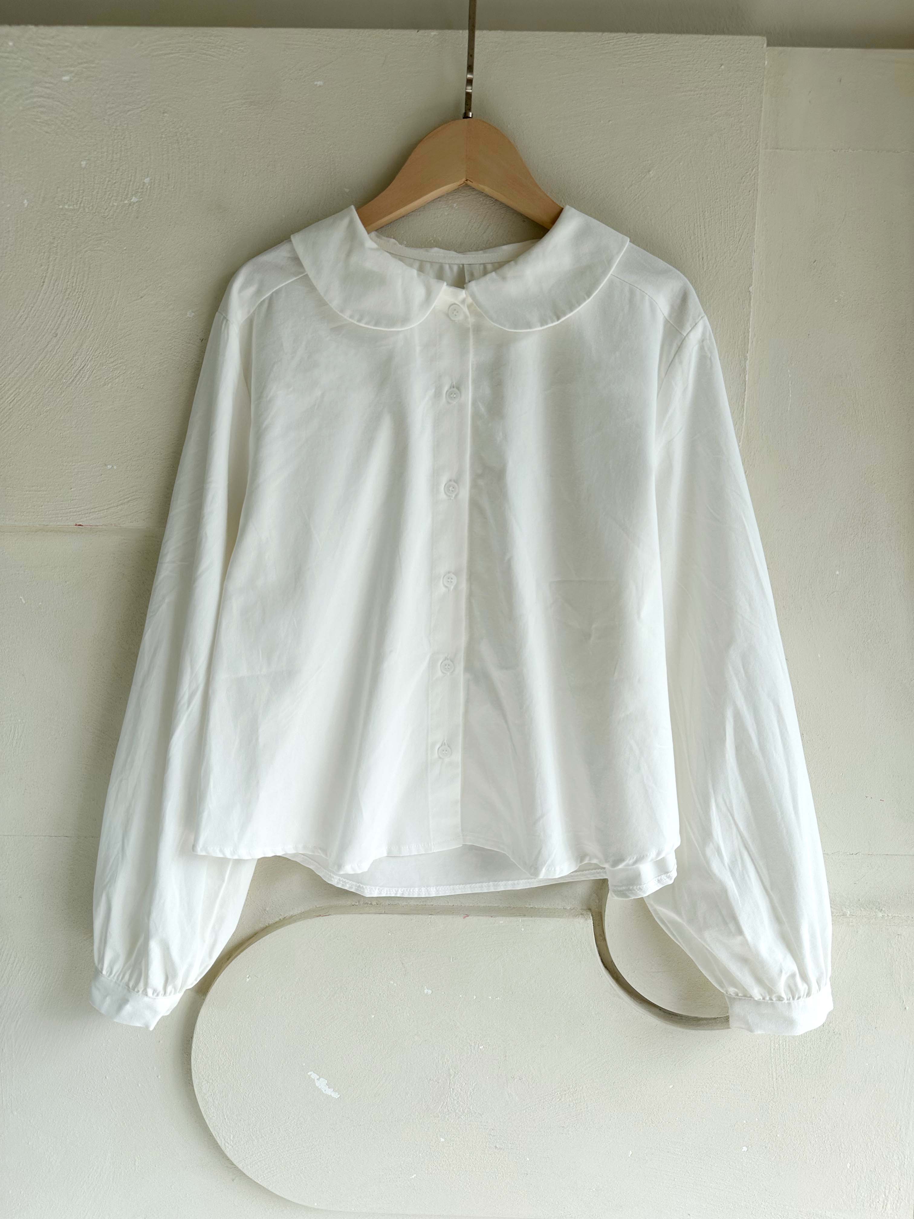 BS柔白圓領襯衫