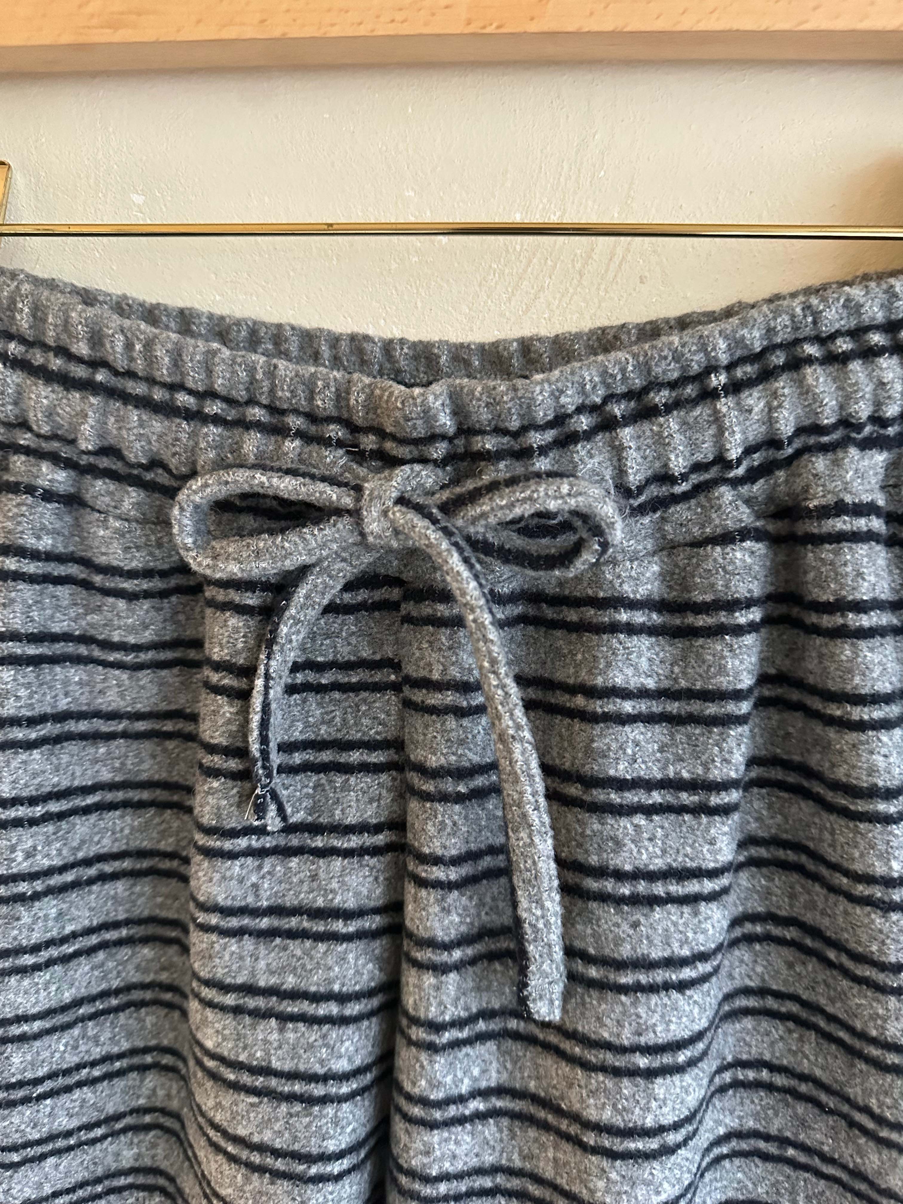 BS垂墜綁帶條紋寬褲