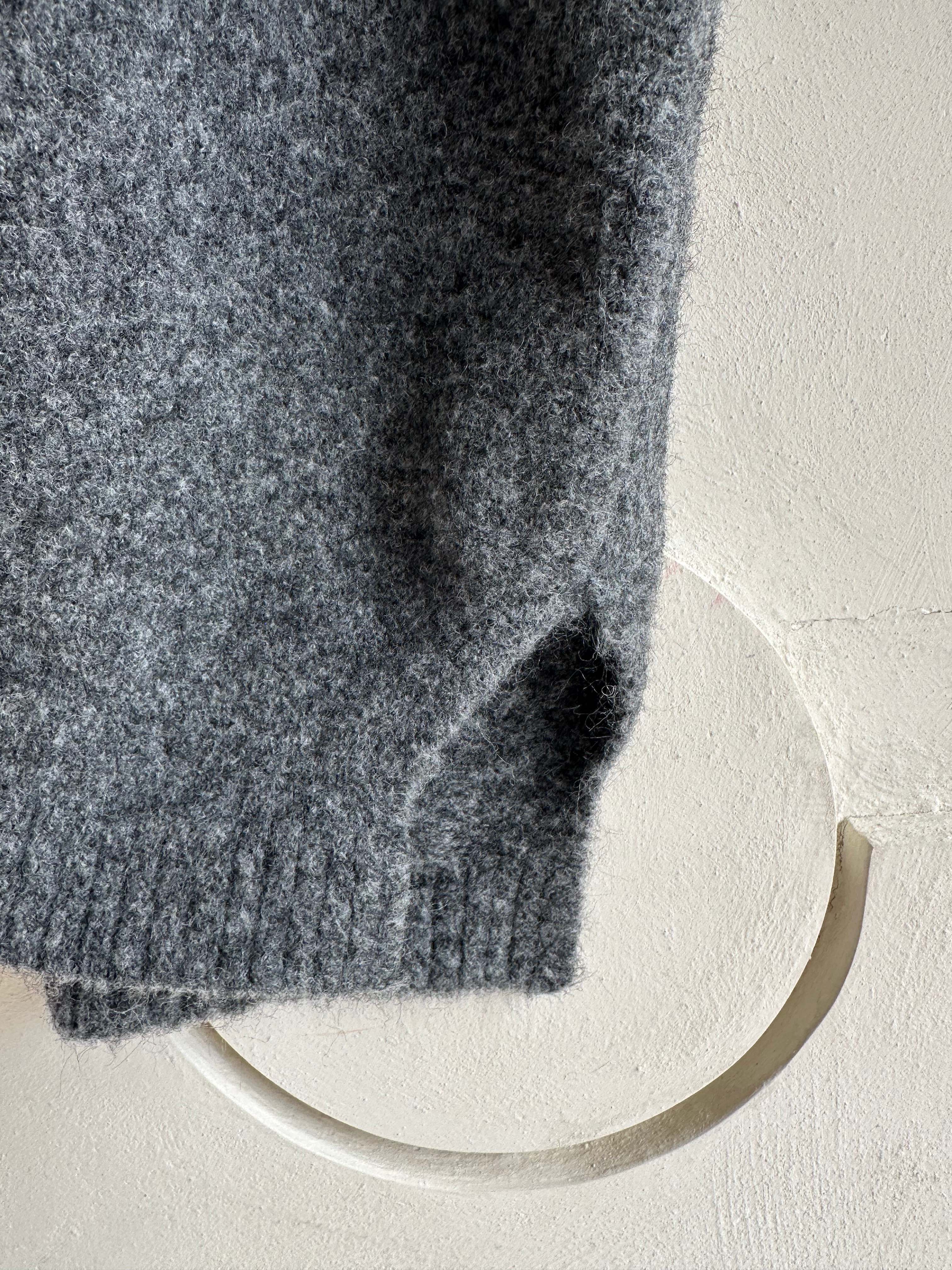 BS蒂蘿V領背心(兩色)