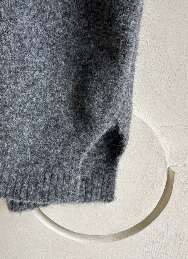 BS蒂蘿V領背心(兩色)