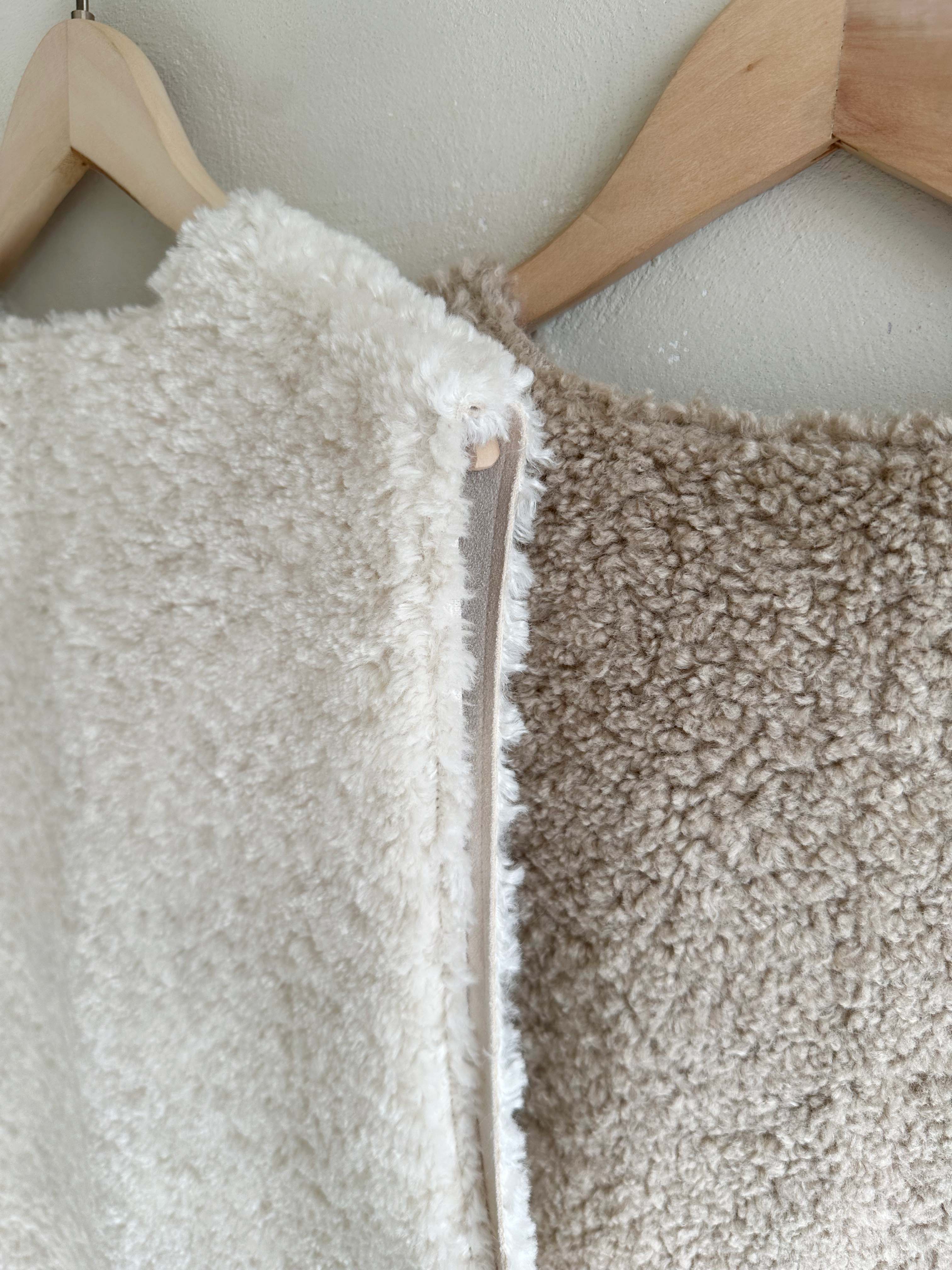 BS蓓菈絨毛背心(兩色)