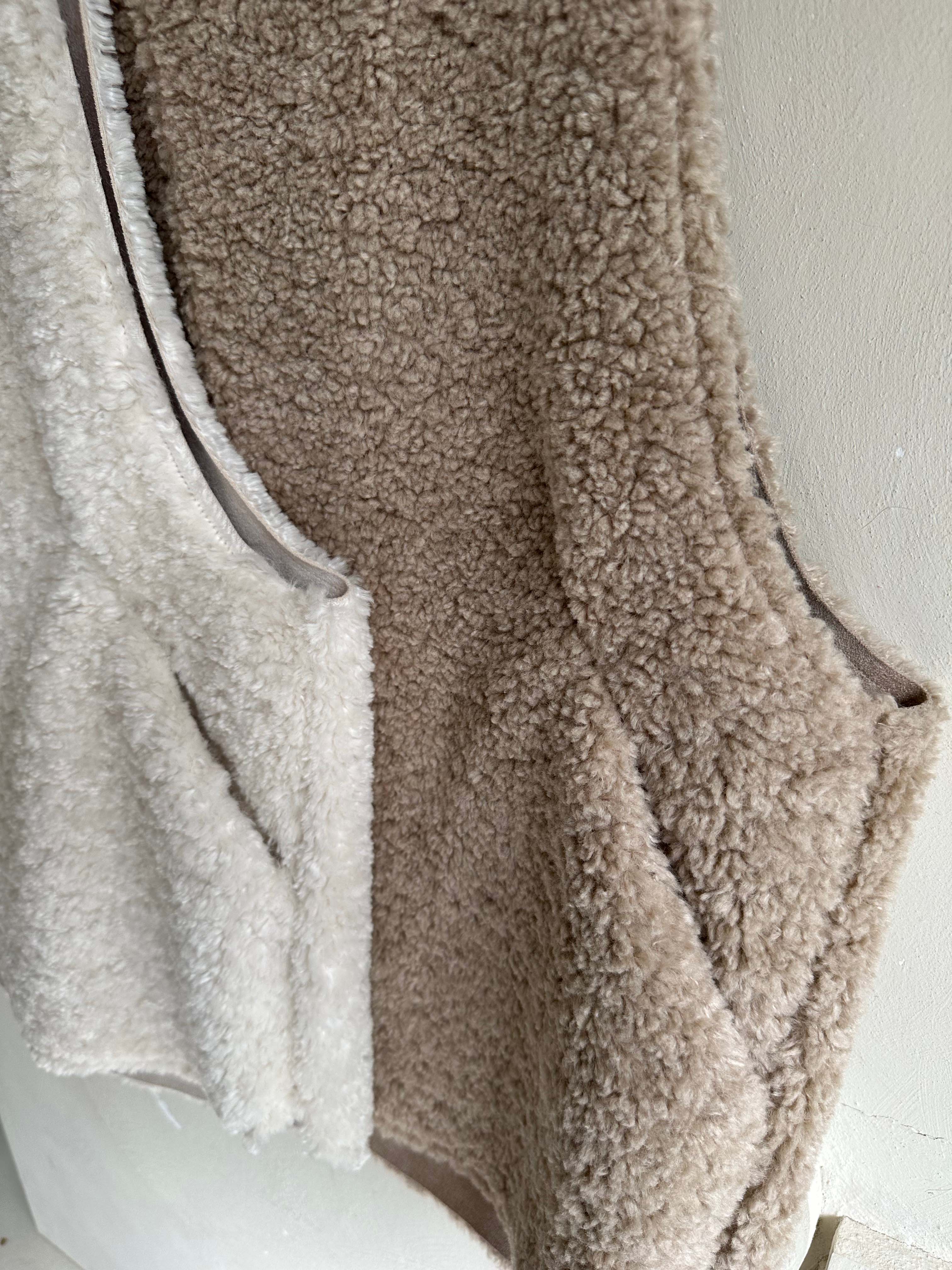 BS蓓菈絨毛背心(兩色)