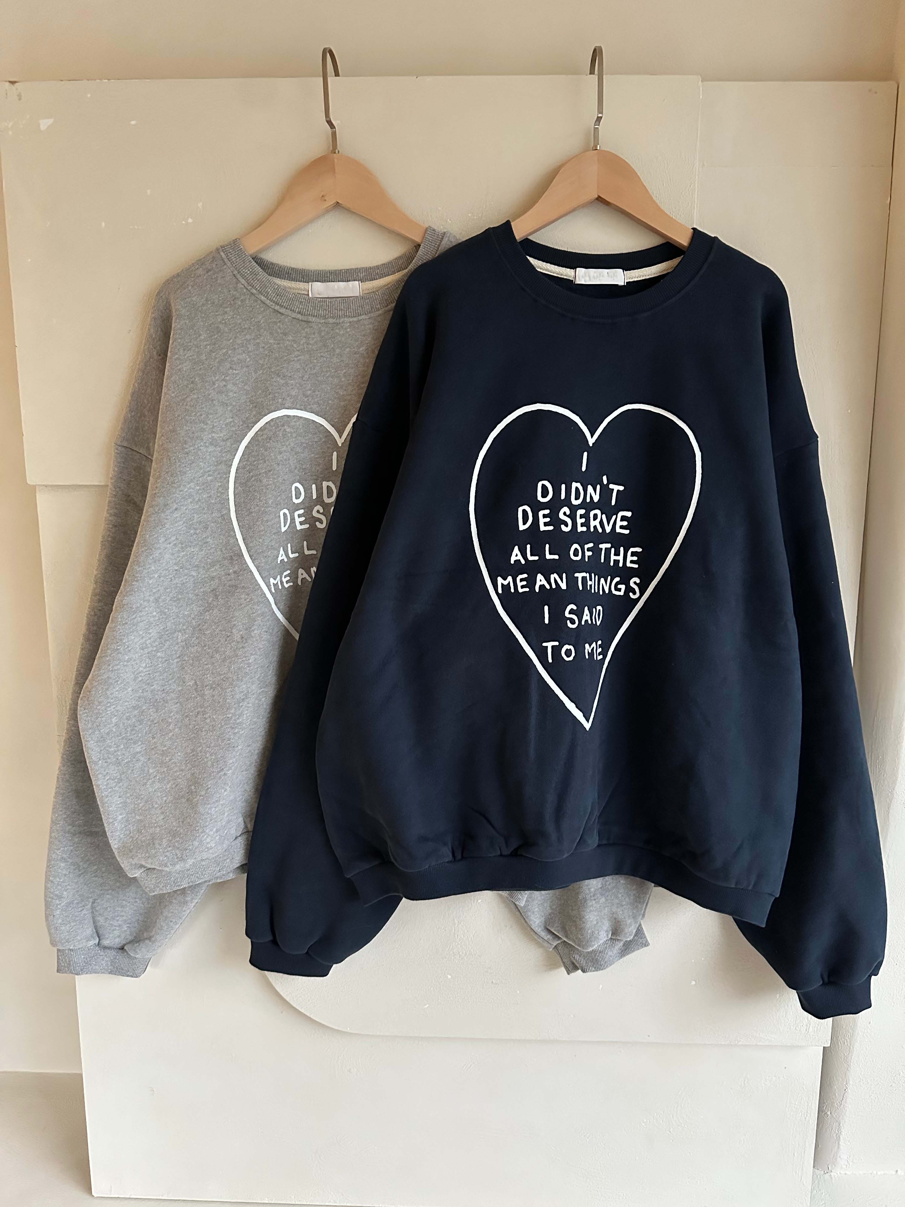 BS手繪愛心大學T(兩色)