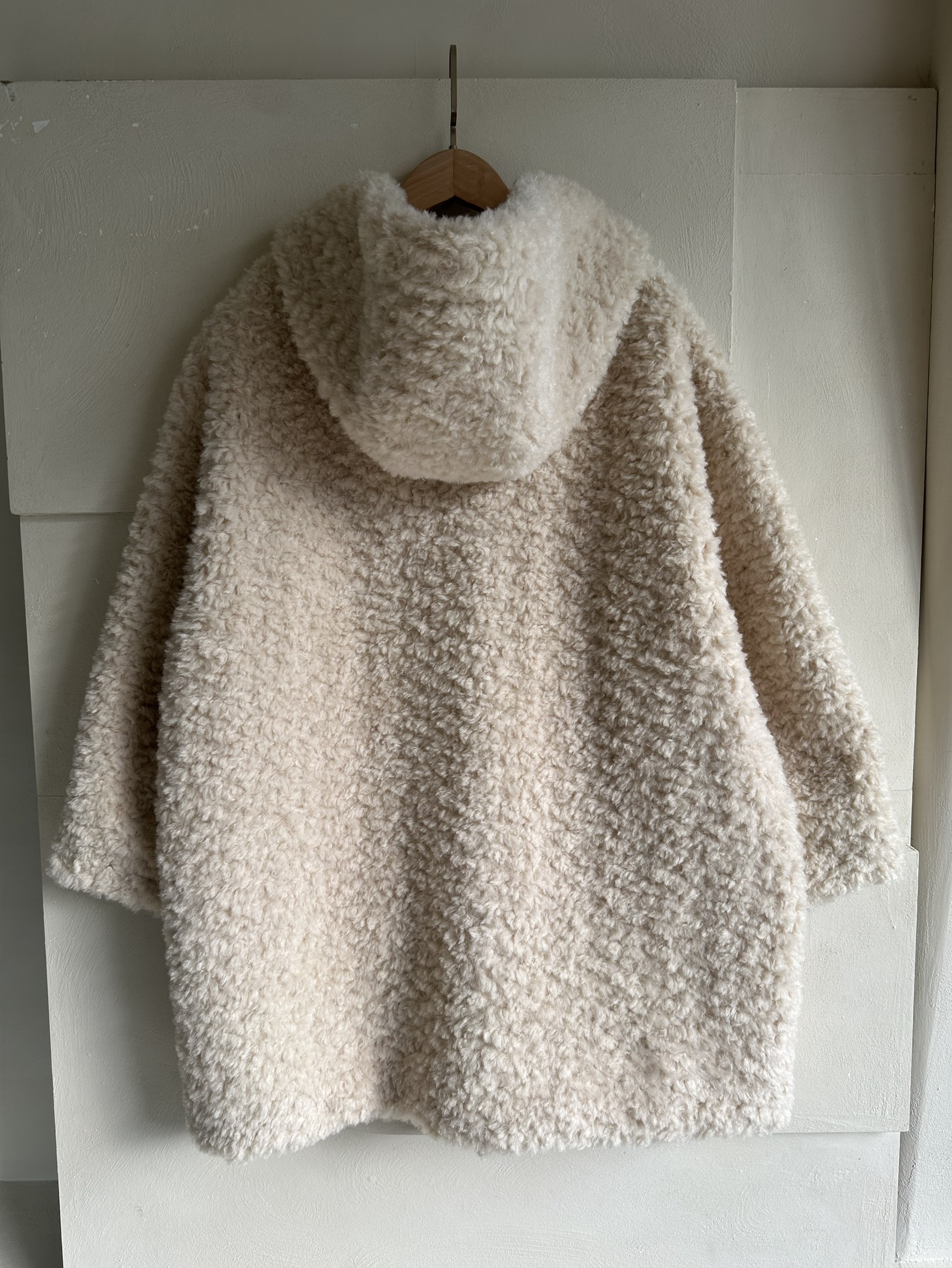 BS毛絨連帽牛角扣外套