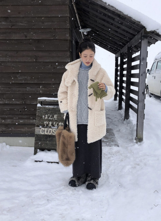 BS毛絨連帽牛角扣外套