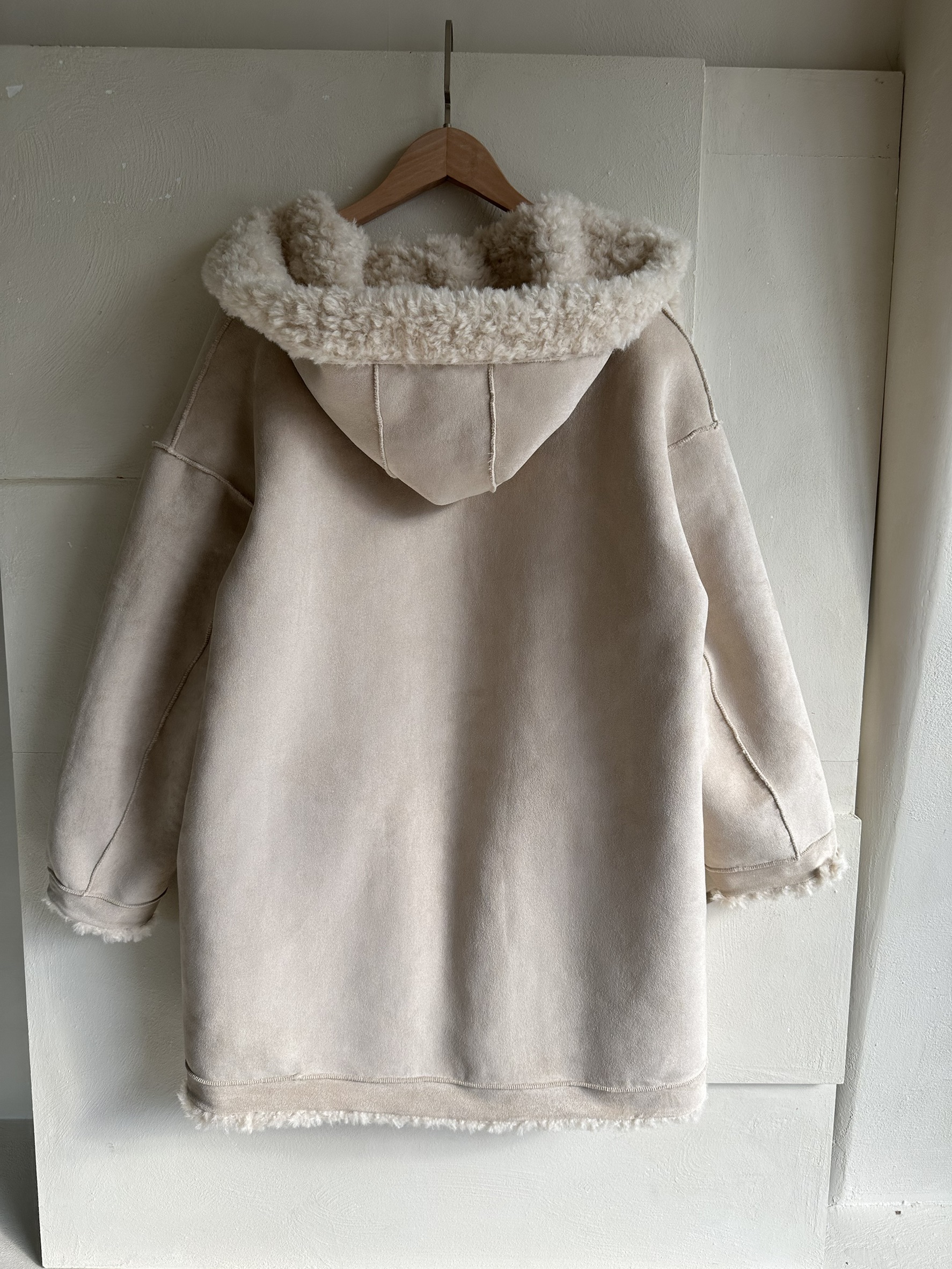 BS毛絨連帽牛角扣外套