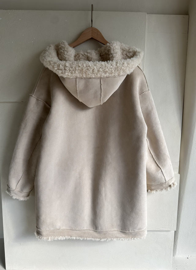 BS毛絨連帽牛角扣外套