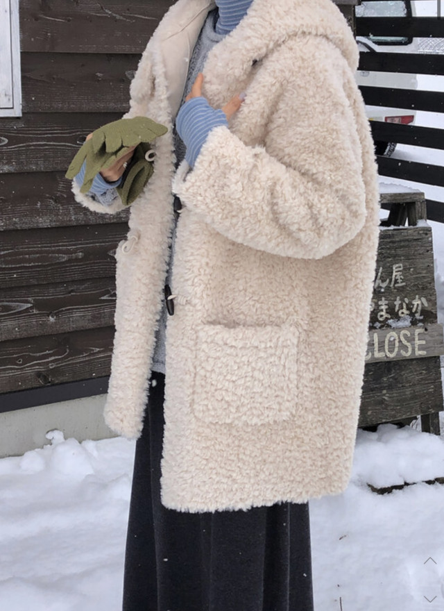BS毛絨連帽牛角扣外套