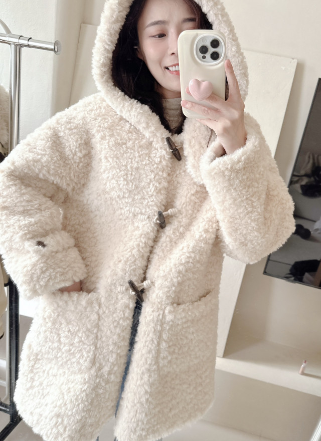 BS毛絨連帽牛角扣外套