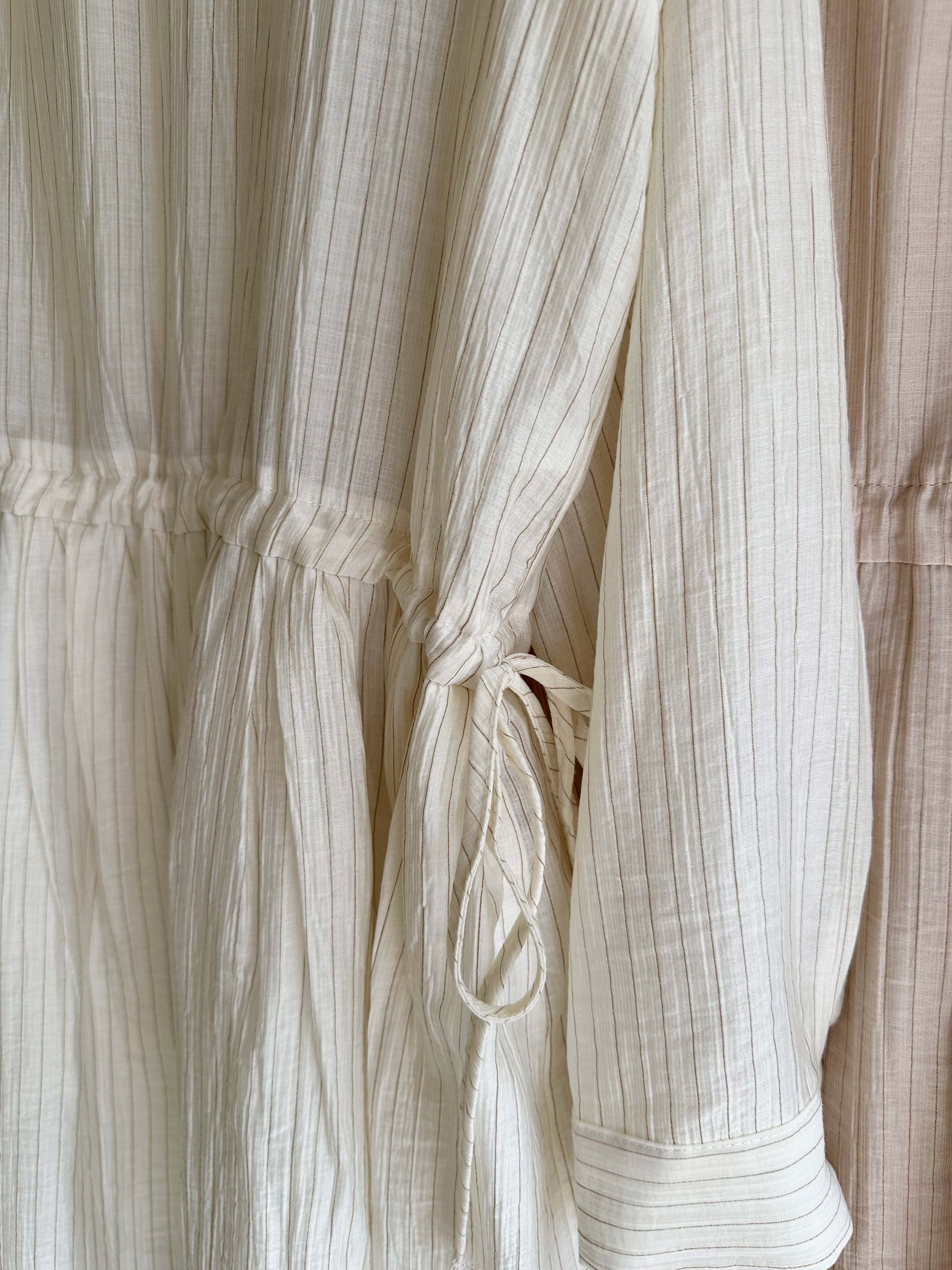 BS細緻光澤線紋抽繩洋裝(兩色)