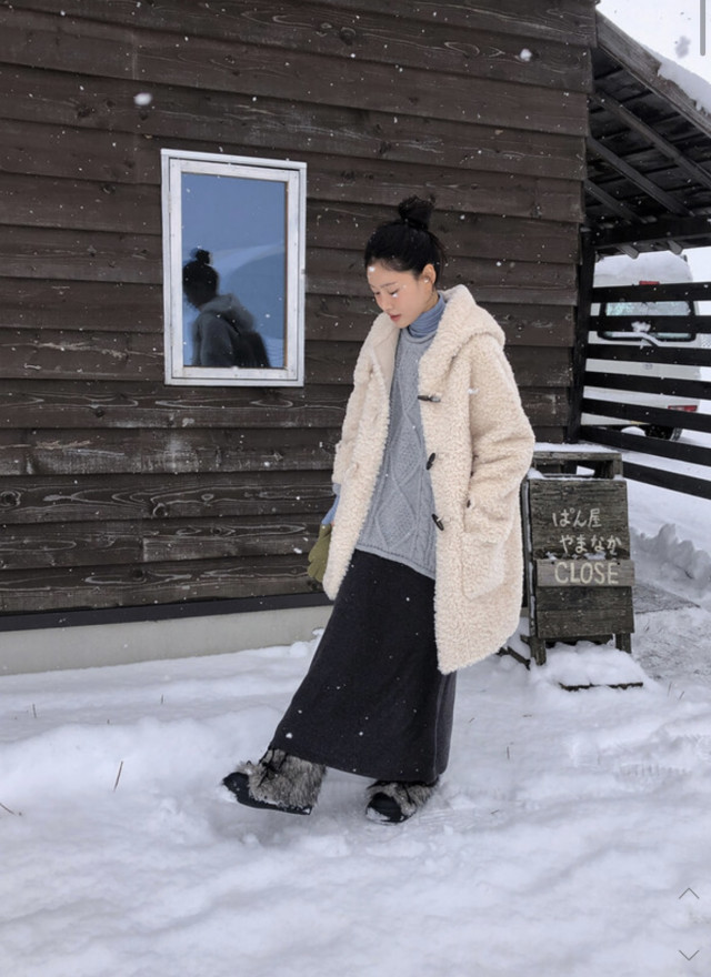 BS毛絨連帽牛角扣外套