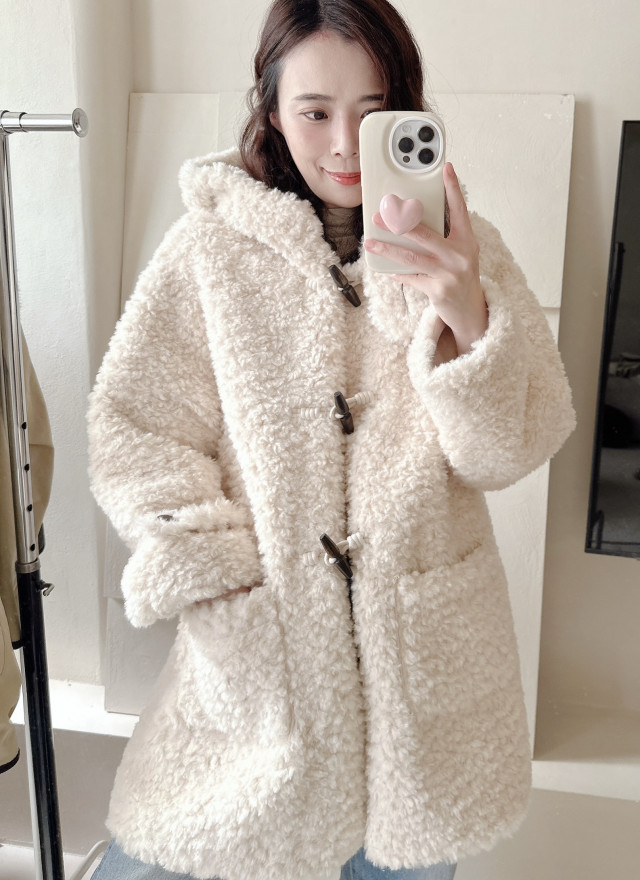 BS毛絨連帽牛角扣外套