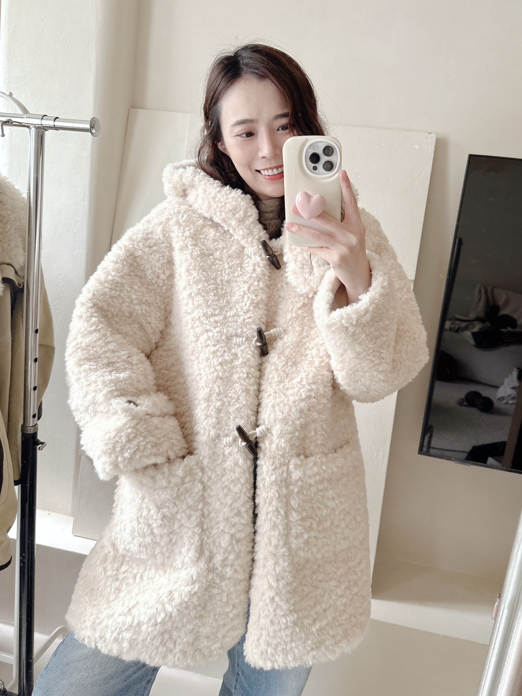 BS毛絨連帽牛角扣外套