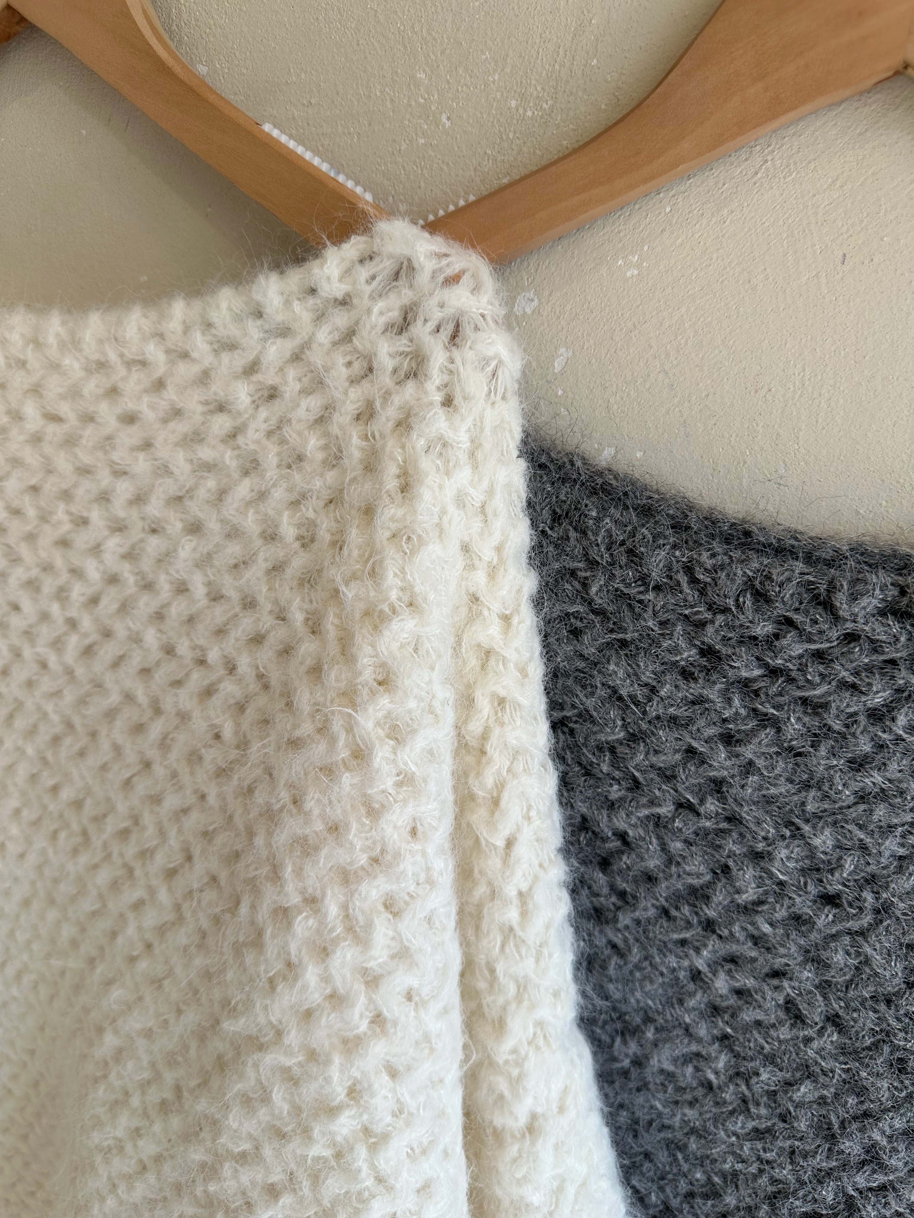 BS 雲霧寬領粗針毛衣