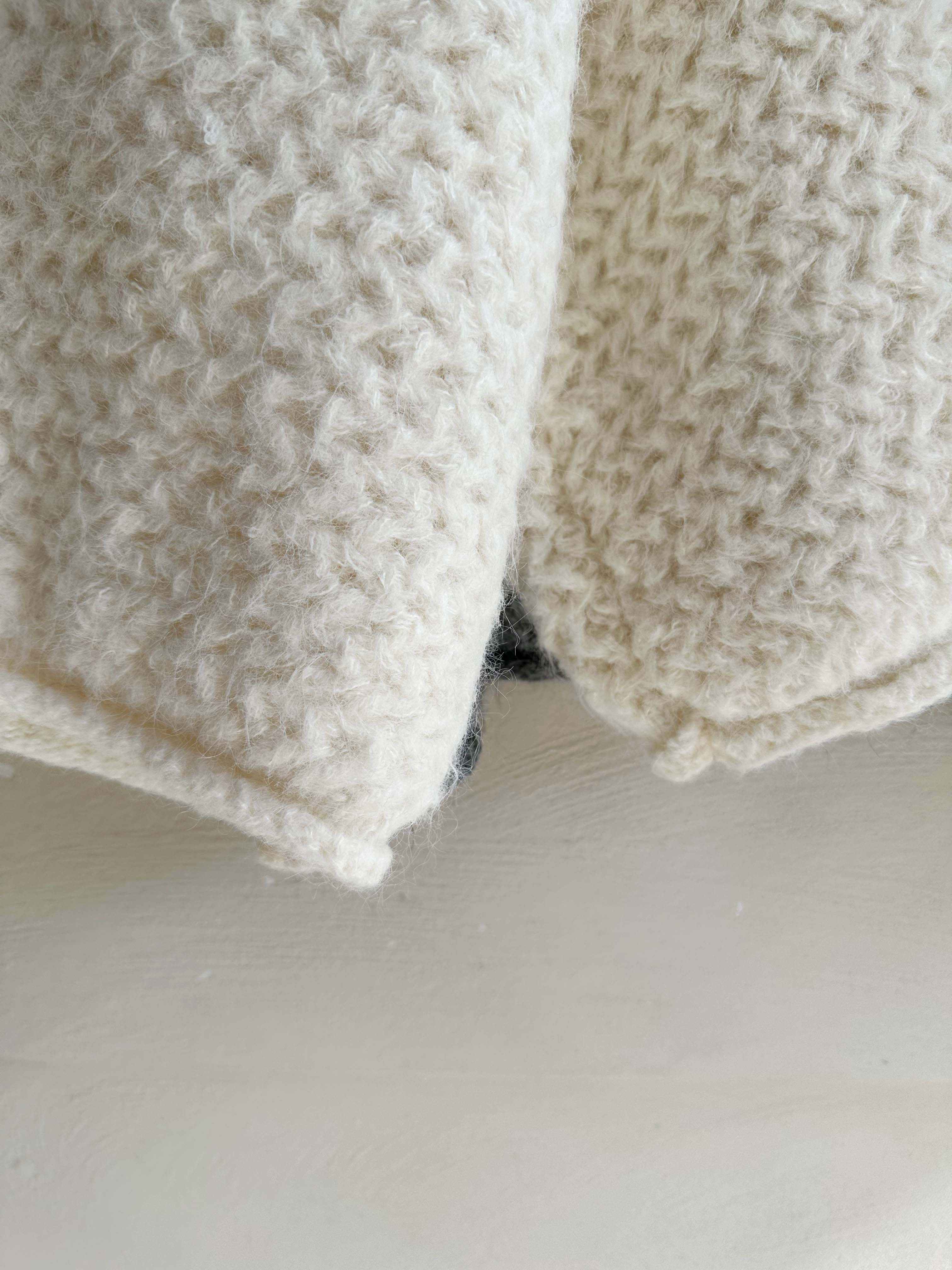 BS 雲霧寬領粗針毛衣