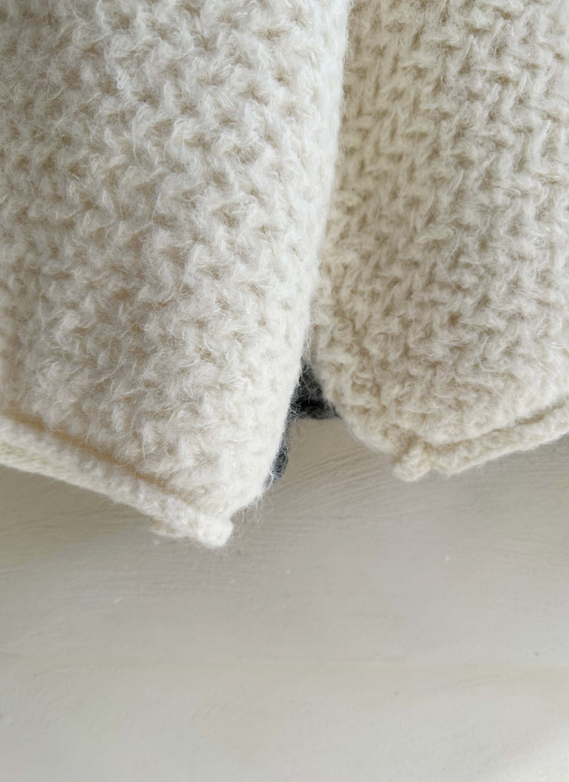 BS 雲霧寬領粗針毛衣