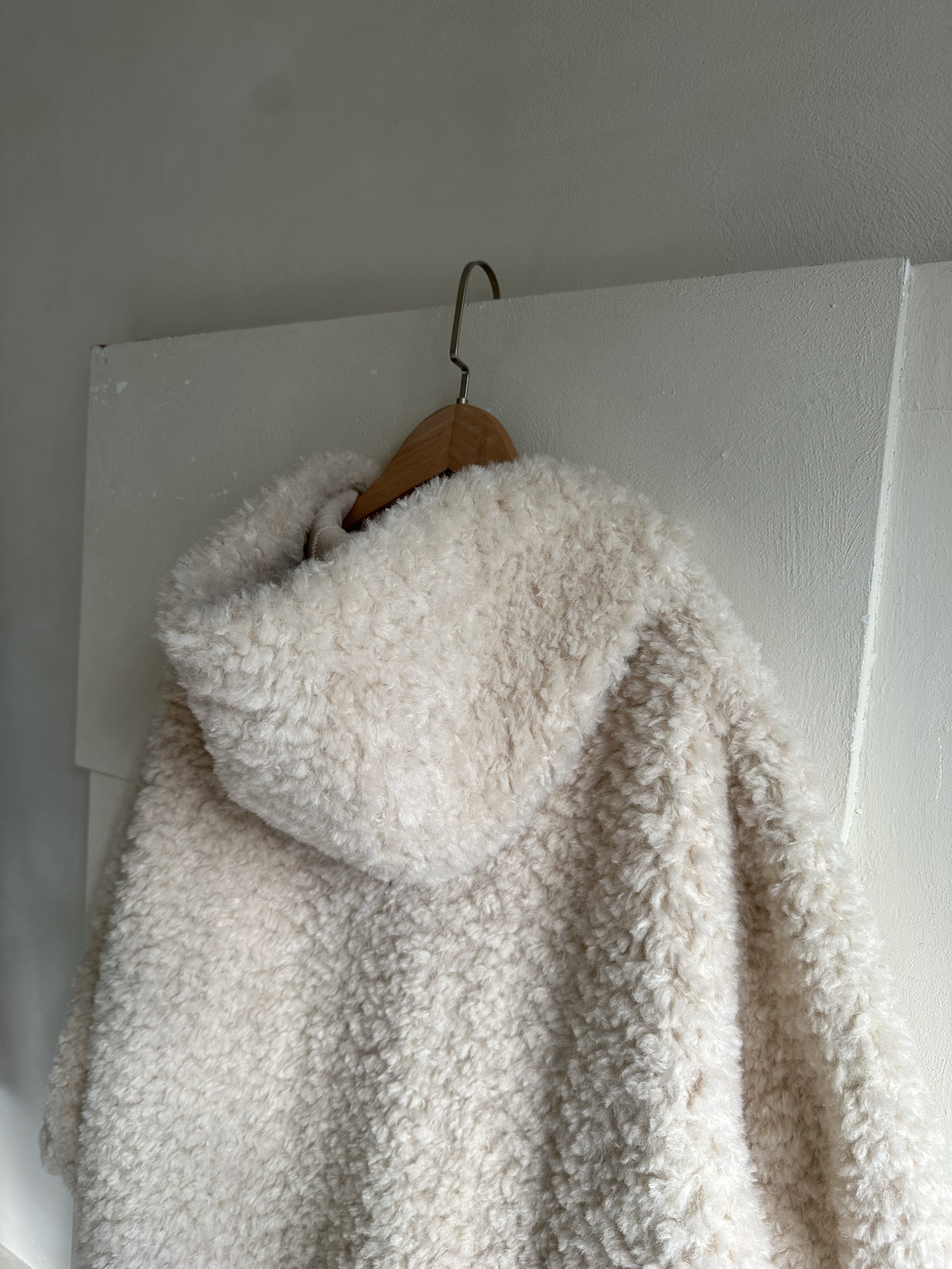 BS毛絨連帽牛角扣外套