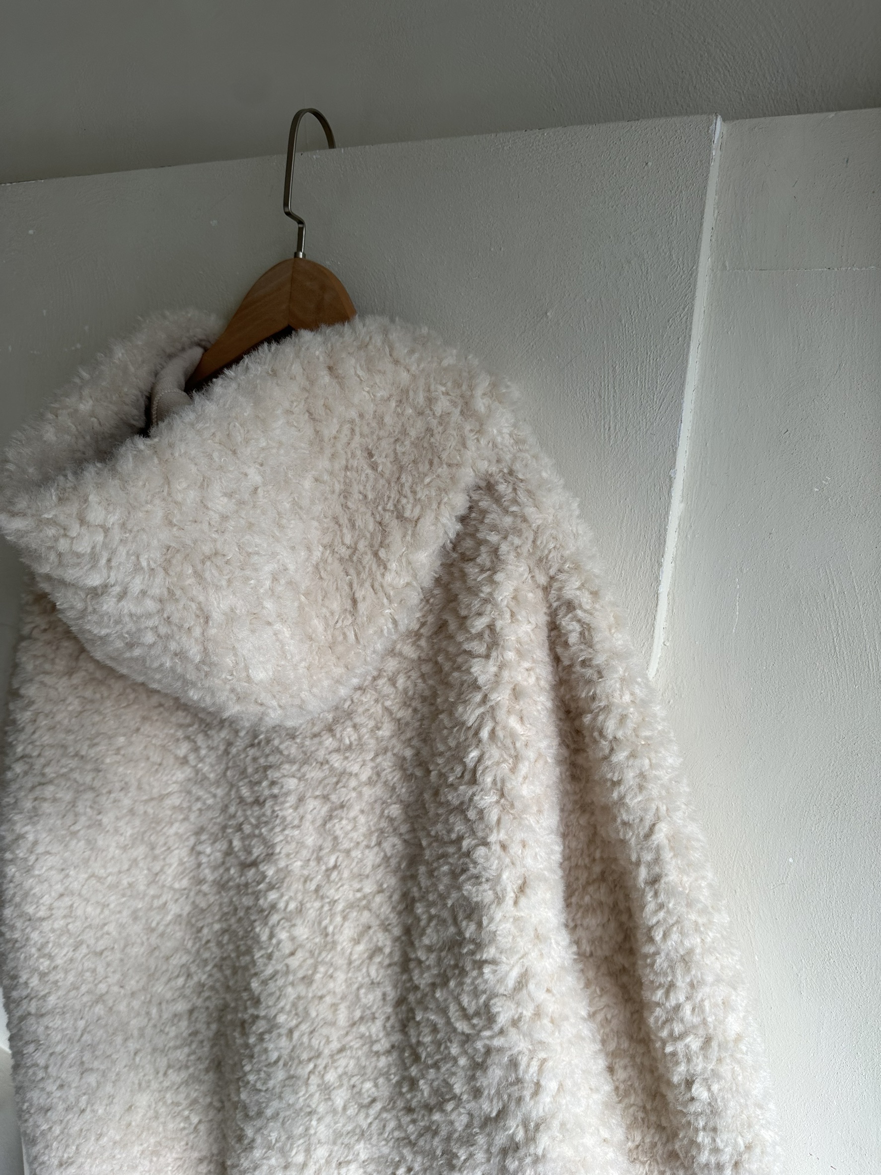 BS毛絨連帽牛角扣外套