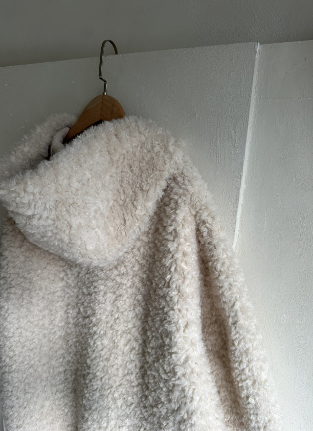 BS毛絨連帽牛角扣外套