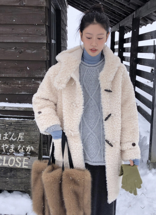 BS毛絨連帽牛角扣外套