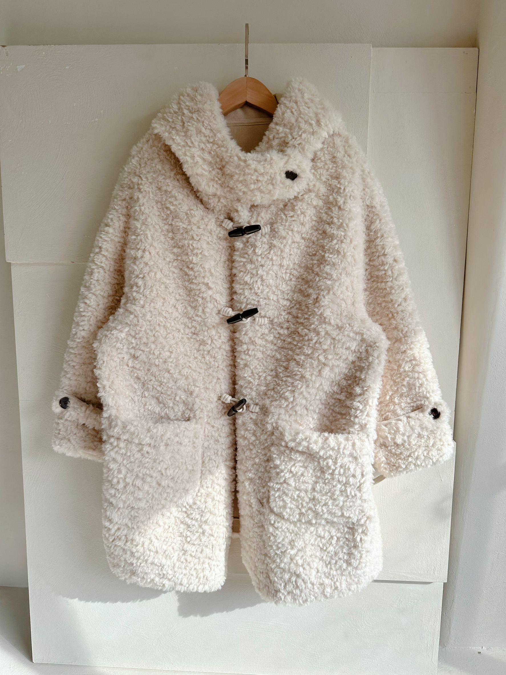 BS毛絨連帽牛角扣外套