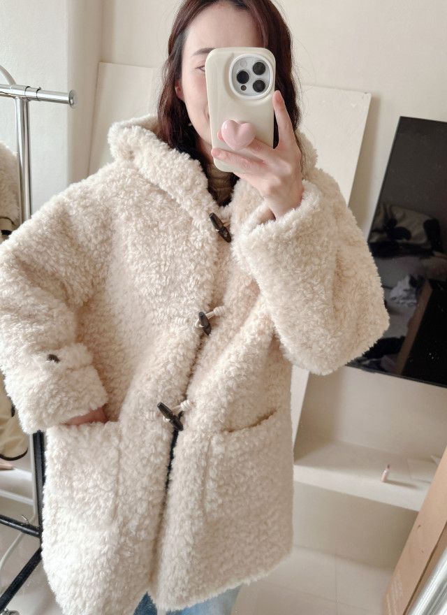 BS毛絨連帽牛角扣外套