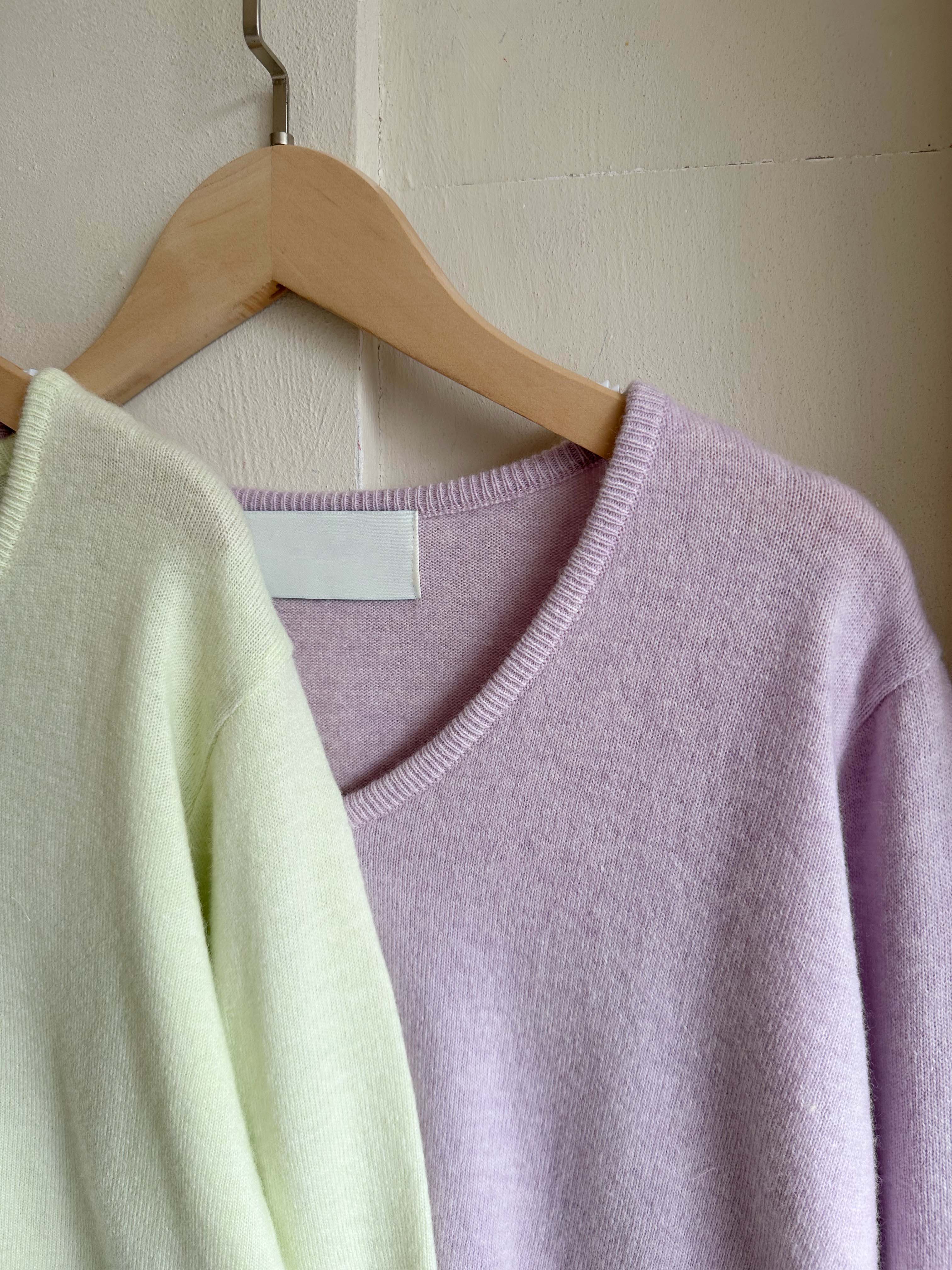 BS柔色V領針織上衣(三色)