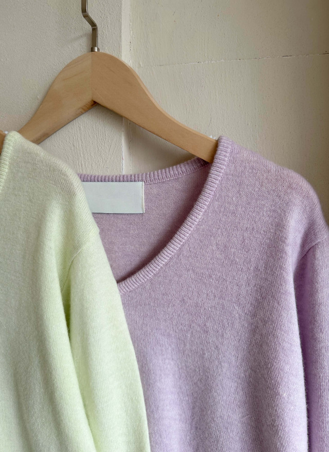 BS柔色V領針織上衣(三色)