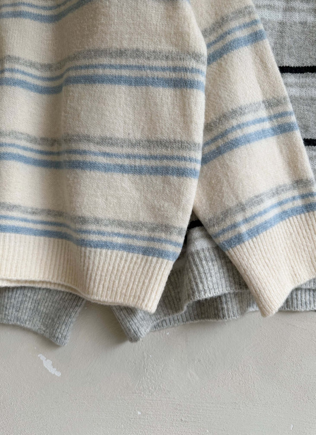 BS小領橫紋針織上衣(兩色)