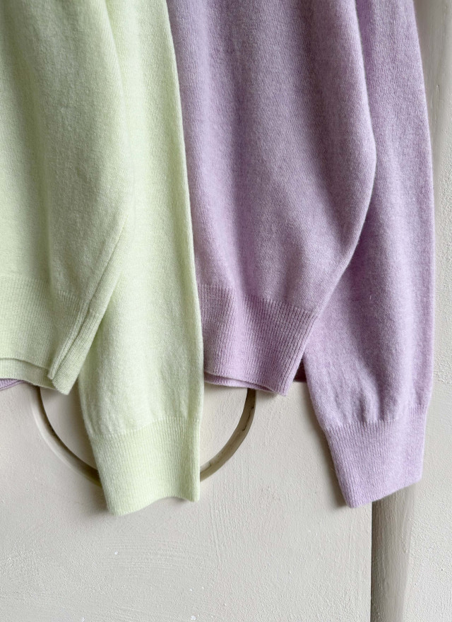 BS柔色V領針織上衣(三色)