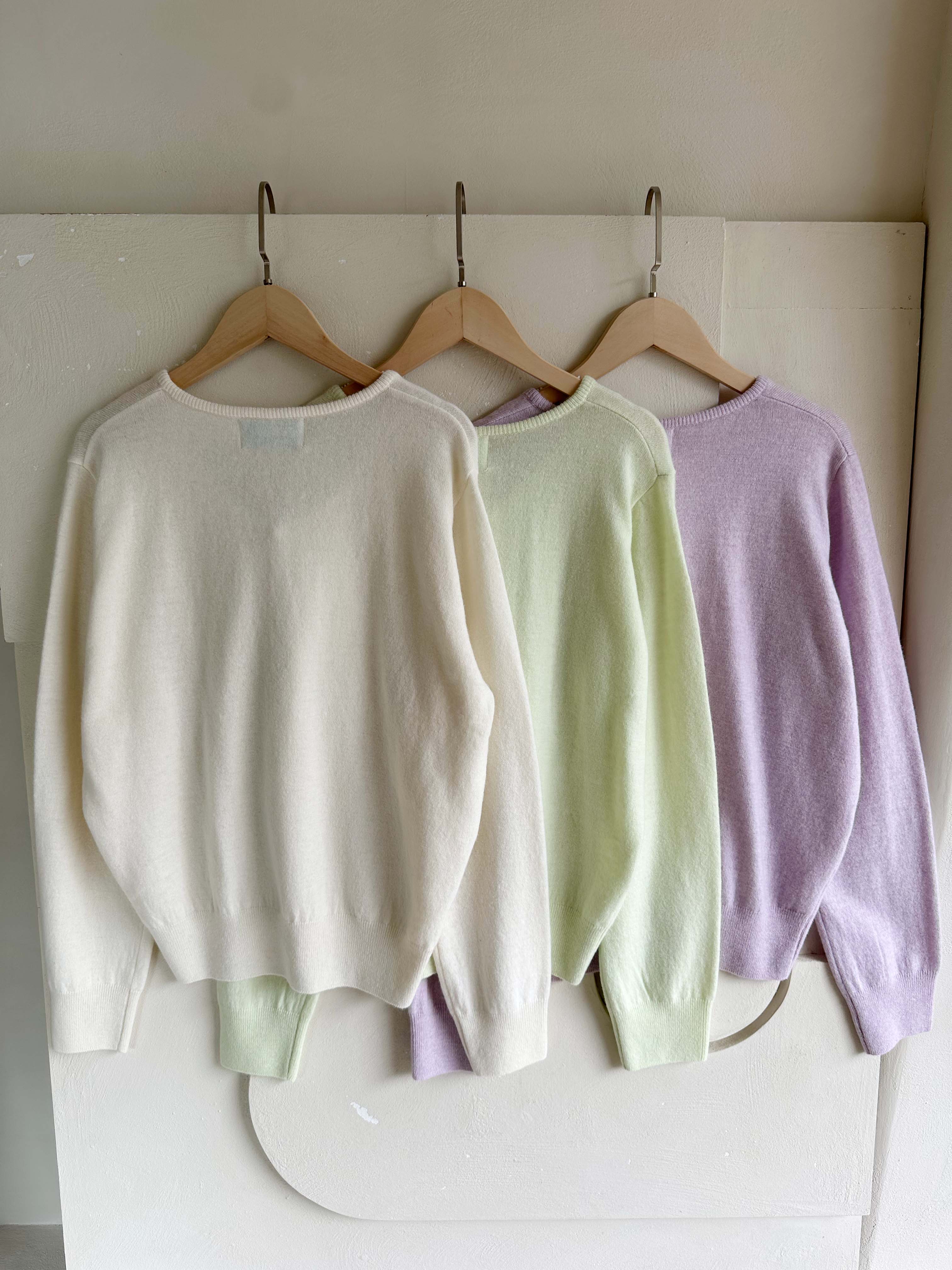 BS柔色V領針織上衣(三色)