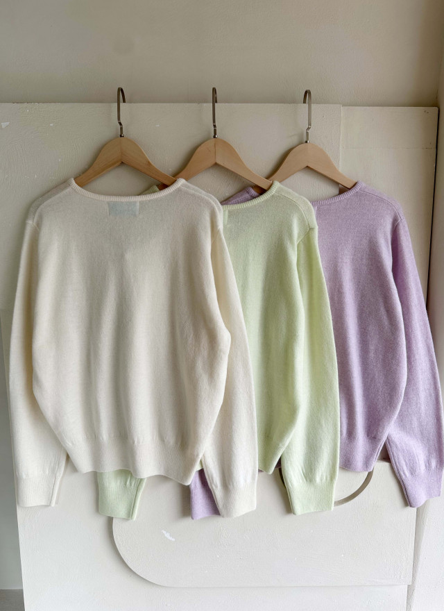 BS柔色V領針織上衣(三色)