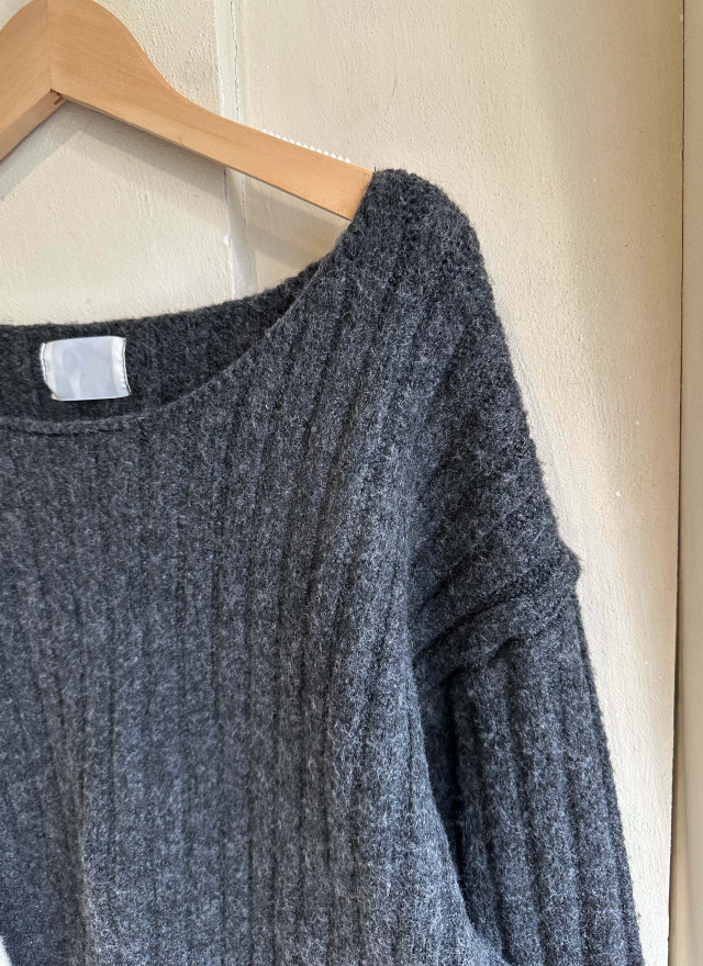 BS落肩直紋寬袖毛衣(兩色)