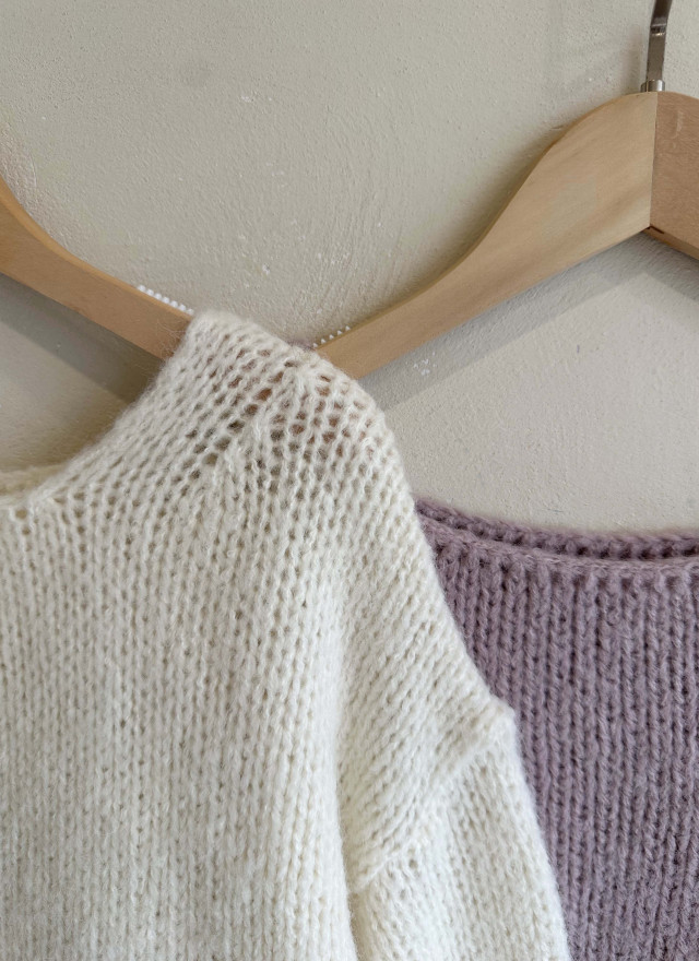 BS滾邊織紋羊絨上衣(兩色)