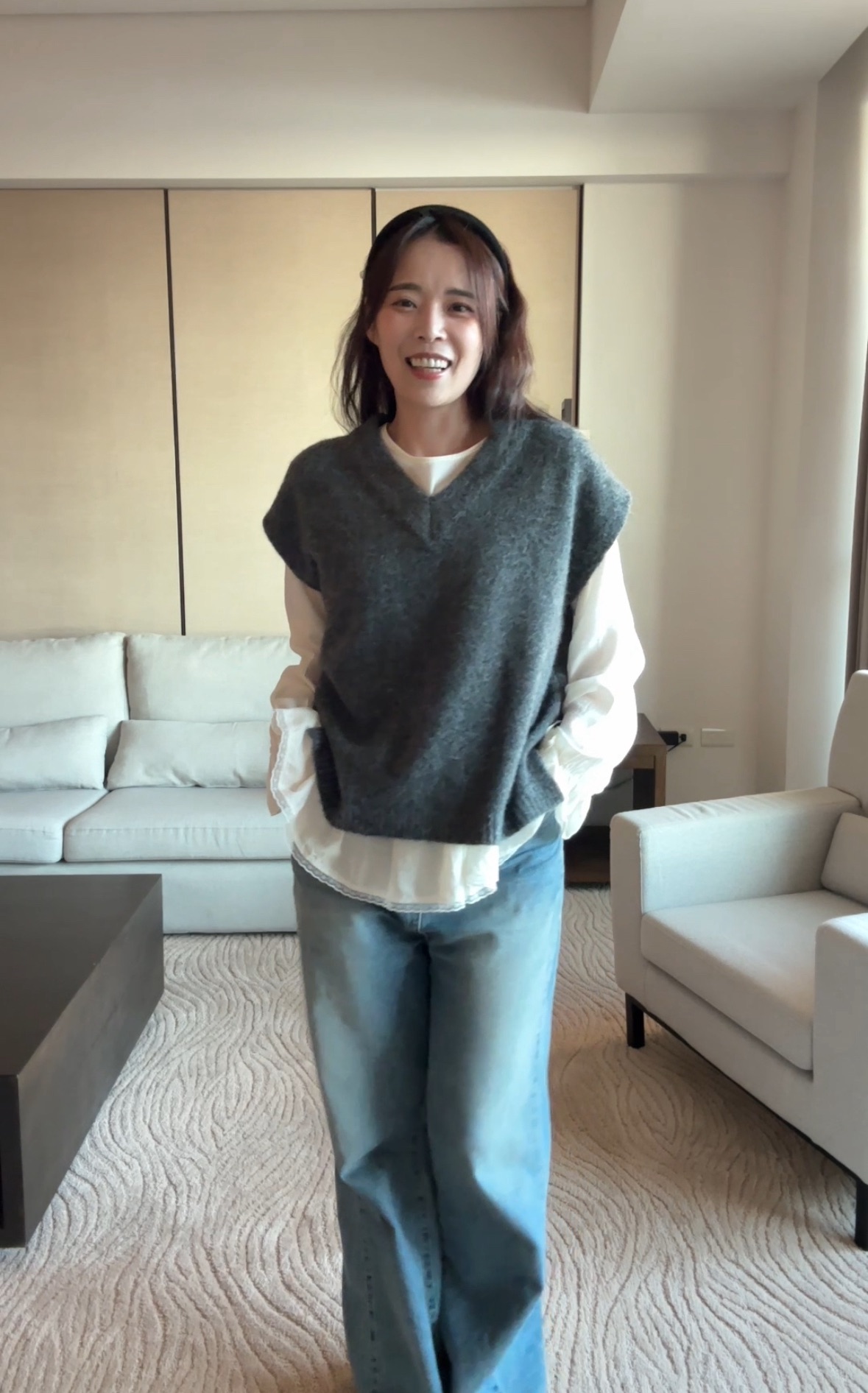 BS蒂蘿V領背心(兩色)